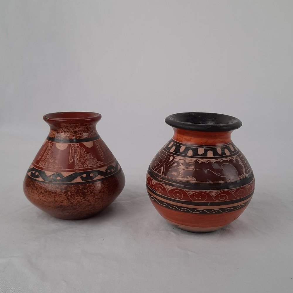 Two Vintage Guaitil Costa Rica Etched Pottery Vases - 3.25" tall